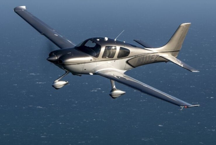 The Most Popular Airplane: Cirrus SR22 #beverlyhills #beverlyhillsmagazine #bevhillsmag #Cirrusaircraft #CirrusSR #CirrusSR22 #luxuryaircraft #privateaircraft #aircraftcharter #smallaircraft #aircraft