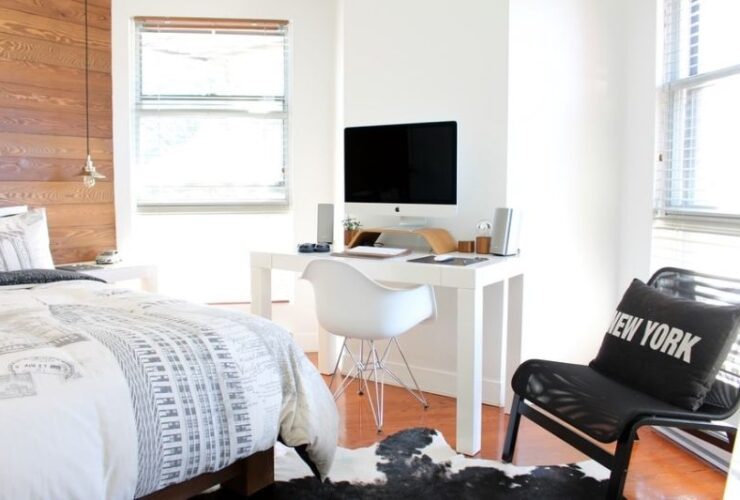 The Most Popular Bedroom Desks For College Students #beverlyhills #beverlyhillsmagazine #bevhillsmag #bedroomdesks #basicbedroomfurniture #portabledesks