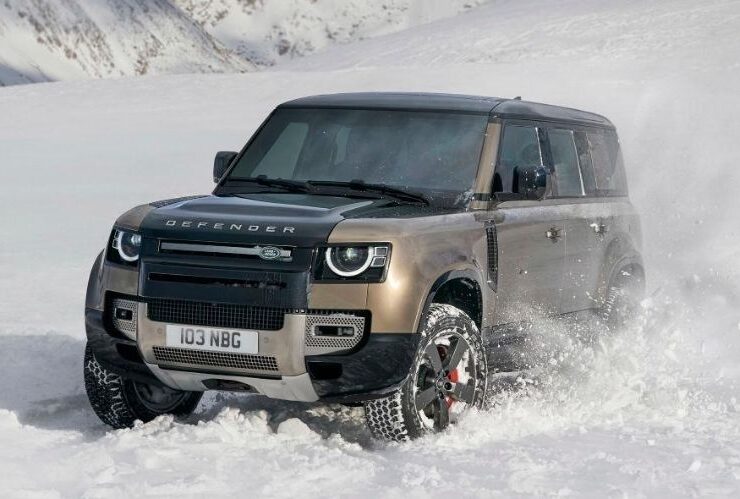 The Ultra-modernized Land Rover Defender 110 #beverlyhills #beverlyhillmagazine #defender110 #landrover #2020defender #cars #carmagazine #popularcarmagazine #fastcars #coolcars #dreamcars #luxurycars #ultramodernizeddefender