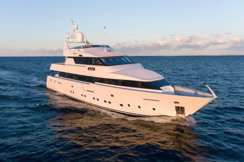 The Pearl 118' Intermarine #yachts #luxurycharteryachts #bevhillsmag #beverlyhillsmagazine #beverlyhills