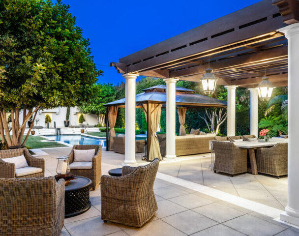 The Prettiest Beverly Hills Mansion © Jennifer Mann, The Luxury Level, TopTenRealEstateDeals.com
