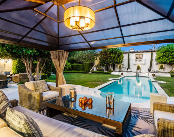 The Prettiest Beverly Hills Mansion © Jennifer Mann, The Luxury Level, TopTenRealEstateDeals.com