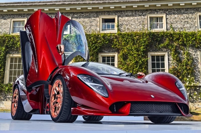 The Psychology Of Luxury Car Buyers #beverlyhills #beverlyhillsmagazine #luxurycar #luxurycarbuyer #luxurybrand #dreamcar