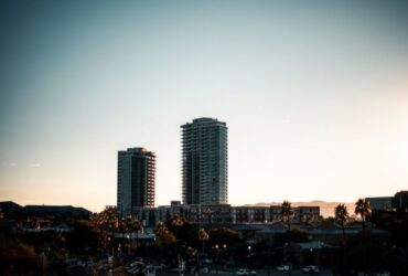 The Biggest Reasons Why People Love Scottsdale, Arizona #beverlyhills #beverlyhillsmagazine #arizona #scottsdale #condocomplex #luxuryhomes #buyahome #waterfrontresidences #bevhillsmag