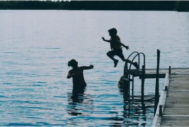 The Top 7 Water Safety Tips for Your Holiday Adventures #beverlyhills #beverlyhillsmagazine #wateradventures #aquaticescapades #holidayadventure #watersafety