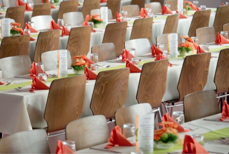 The Ultimate Event Planner's Guide: Tips and Tricks for Success #beverlyhills #beverlyhillsmagazine #eventplanner #corporateevent #colorfuldecor #planninganevent