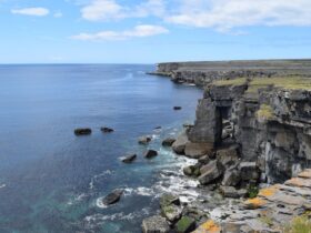 The Ultimate Guide to Visiting the Aran Islands #beverlyhills #beverlyhillsmagazine #Aranisland #coastofIreland #uniqueheritage #tourismpractices #naturalwonders #localhospitality #thrillingoutdoorexperiences
