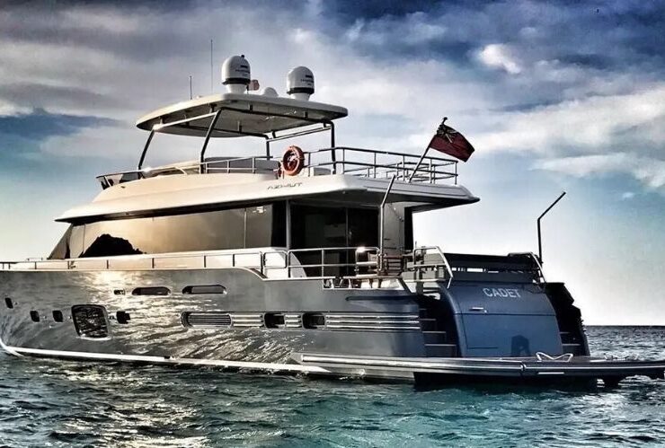 The Ultimate Superyacht Magellano 76 #superyacht #yachtlife #yachting #yacht charter #luxuryyacht #Azimutyacht #Italianshipyard #Azimut #bevhillsmag #beveryhillsmagazine #beverlyhills