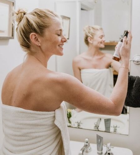 These Skincare Secrets Will Help You Achieve Healthier-looking Skin #beverlyhills #beverlyhillsmagazine #skincareroutine #skincaresecrets #naturalproducts #healthier-lookingskin #cleanseyourskin #bevhillsmag