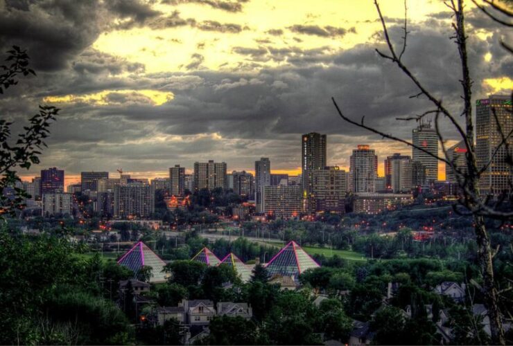 Things To Love About Edmonton, Canada:#beverlyhills #beverlyhillsmagazine #Edmonton #Canada #luxurytravel #travel #Alberta #holidaydestination #vacation #relocating #luxury