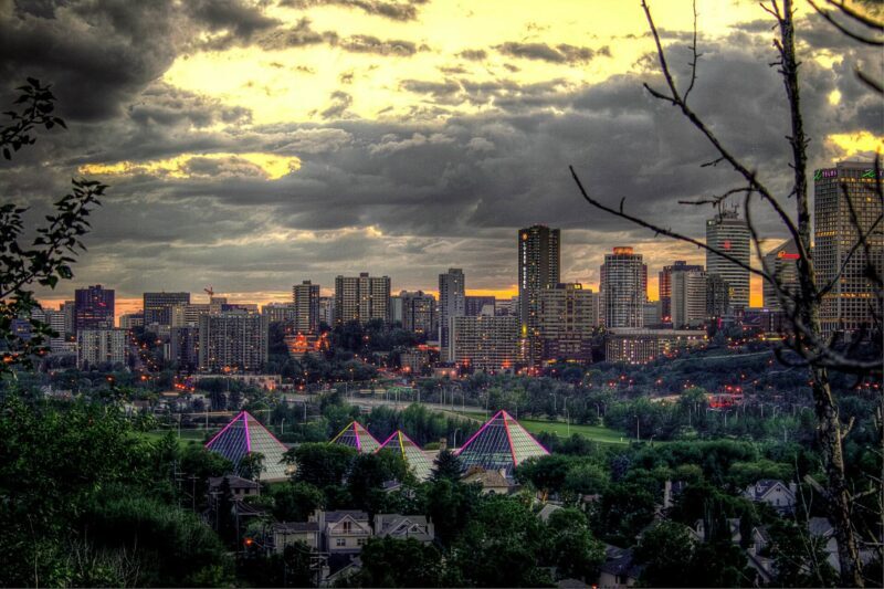 Things To Love About Edmonton, Canada:#beverlyhills #beverlyhillsmagazine #Edmonton #Canada #luxurytravel #travel #Alberta #holidaydestination #vacation #relocating #luxury