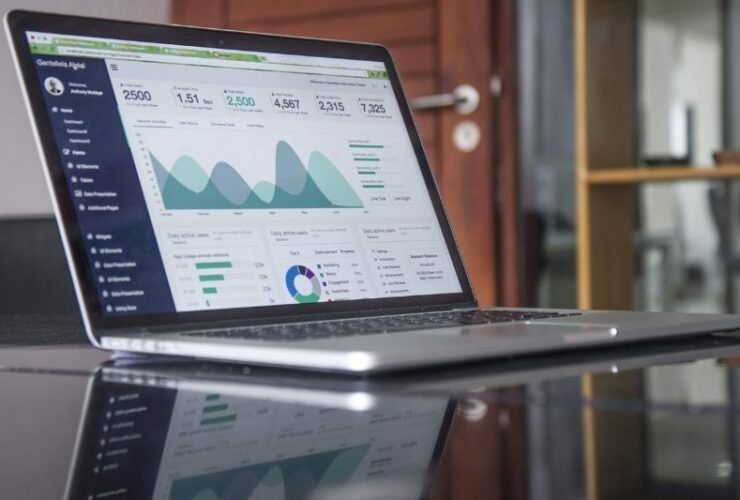 Tips That Help You Manage Your Business Finances #beverlyhills #beverlyhillsmagazine #bevhillsmag #businessfinances #makesmartdecision #businessowner #businessexpenses #salespayment