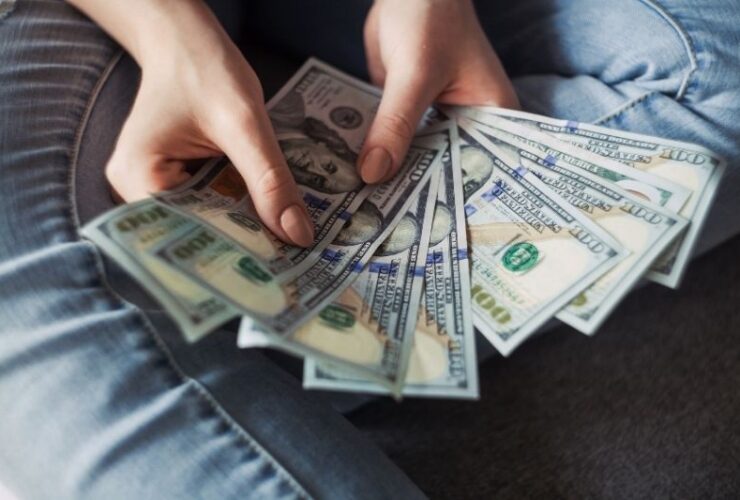 Tips To Make Your Money Go Further In Business #beverlyhillsmagazine #bevhillsmag #beverlyhills #makeyourmoneygofurther #businesscollaboration #usesocialmedia #tackleyourweakness
