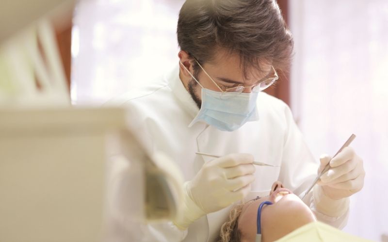 https://beverlyhillsmagazine.com/articles/tips-for-choosing-the-best-dental-health-insurance-for-you-and-your-family-in-2020 #dental #dental cover