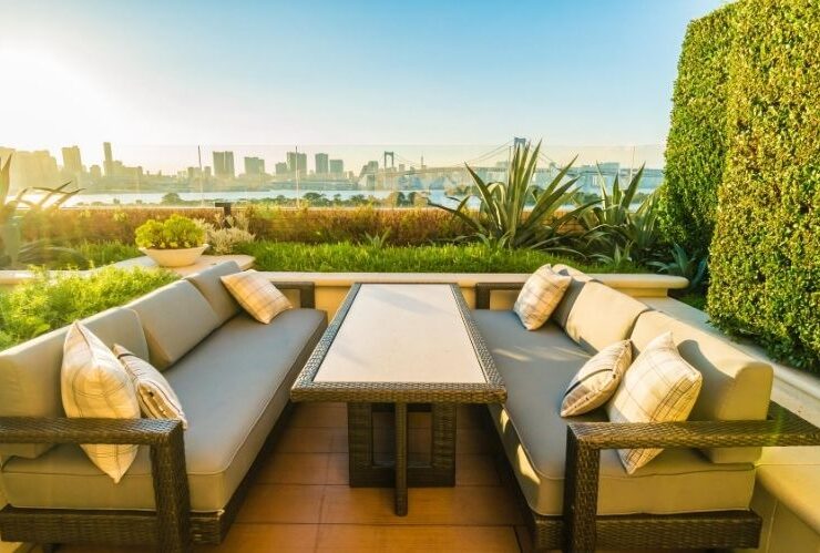 Tips for Choosing the Best Patio Furniture #beverlyhills #beverlyhillsmagazine #patiofurniture #décor #qualityfurniture #outdoorfurniture #woodfurniture #metalfurniture #furniture