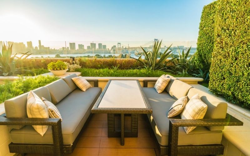 Tips for Choosing the Best Patio Furniture #beverlyhills #beverlyhillsmagazine #patiofurniture #décor #qualityfurniture #outdoorfurniture #woodfurniture #metalfurniture #furniture