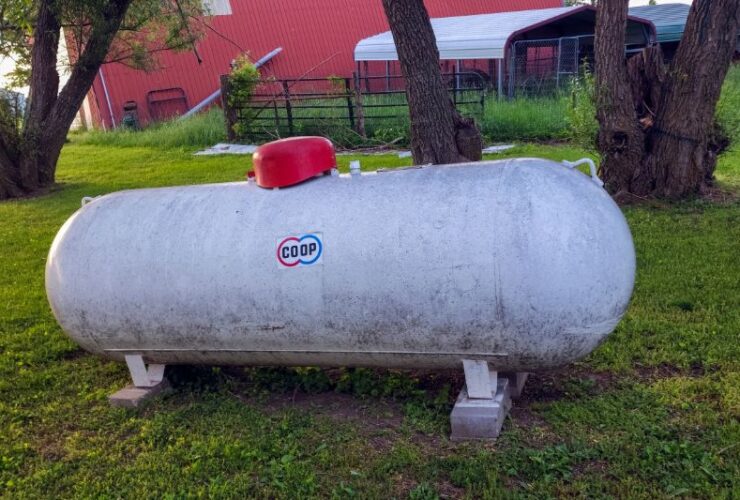 Tips for Preventing your Propane Tank from Freezing Up #beverlyhills #beverlyhillsmagazine #propanetank #keepyourpropanetankwarm #electricblanket #frozenpropanetank