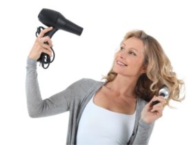 Tips on How to Blow Dry Your Hair #beverlyhills #beverlyhillsmagazine #perfectblowout #blowdryer #hairstyling #blowdryyourhair #howtoblowdryyourhair