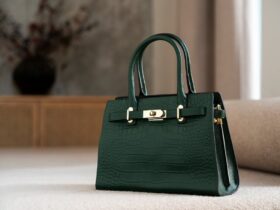 Top 10 Luxury Handbag Brands For Fashion Lovers #Luxuryhandbags, #Designerhandbags, #Fashionbrands, #Luxury #fashion