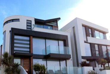 Top 3 Challenges Of The Luxury Real Estate Market #beverlyhills #beverlyhillsmagazine #luxuryrealmarket #luxuryproperty #buyerdemograhics
