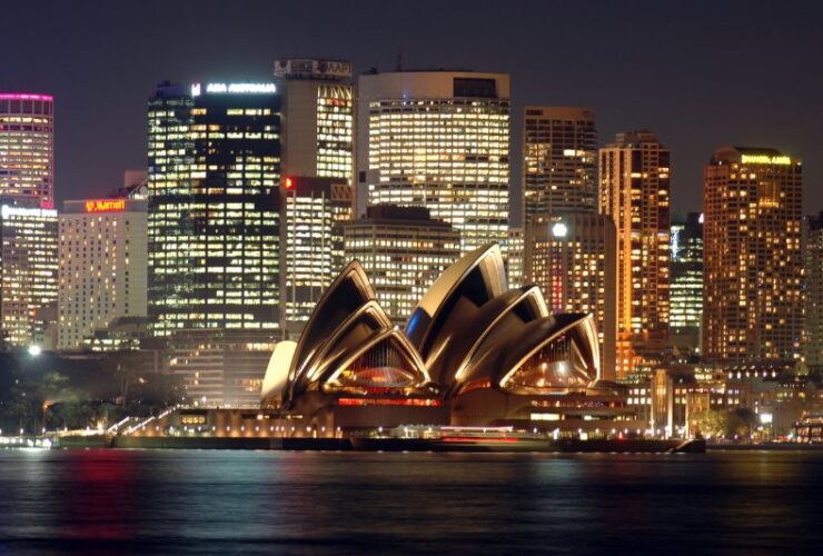 Top 3 Places to Visit in Australia #beverlyhills #beverlyhillsmagazine #visitingaustralia #travelersdream #brisbane #melbourne #canberra #topdestinations