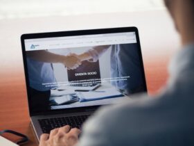 Top 5 Errors in Business Infographic Designs and How to Avoid Them #beverlyhills #beverlyhillsmagazine #businessinfographic #infographicdesign #layoutanddesign #infographiclayout