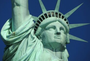 Top Amazing NYC Tours And Excursions You Must Explore #beverlyhills #beverlyhillsmagazine #bevhillsmag #newyorkcity #explorenewyorkcity #tours #vacation