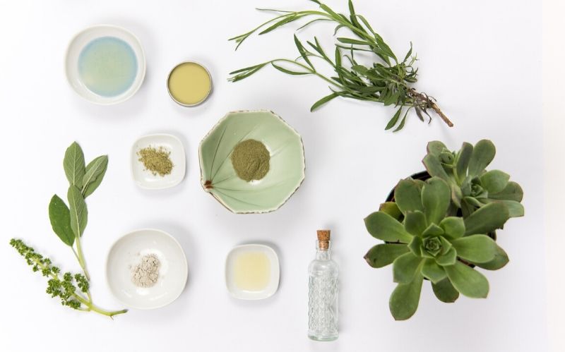 Top Benefits of Using Natural Cosmetics #natural cosmetics #natural products