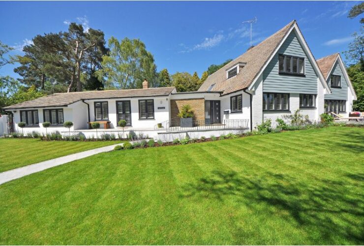 Top Considerations When Buying a Luxury Home #beverlyhills #beverlyhillsmagazine #buyingaluxuryhome #luxuryhomesummer #luxuryhomes