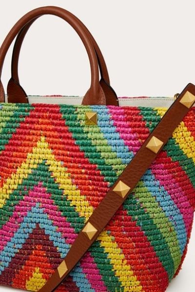 Tote Bags Styles for Spring/Summer #beverlyhills #beverlyhillsmagazine #bagsforwomen #totebags #personaltaste #designertotebags #womenhandbags #bevhillsmag