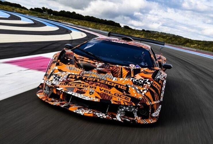Track Racing Hypercar: The Lamborghini SCV12 #bevhillmag #trackcar #racingcar #beverlyhills #beverlyhillsmagazine#popularcarmagazine #lambo #lamborghini #lamborghiniscv12 #hypercar #sportscar, fastcar #dreamcar #coolcar #luxurycar #cars