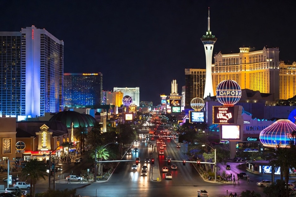 How to Plan a Group Trip to Vegas That Everyone Will Love #beverlyhills #beverlyhillsmagazne #rentalcars #triptovegas #travelinsurance #travelprotectionplans #planningyourtrip #vacationrentals #grouptrip