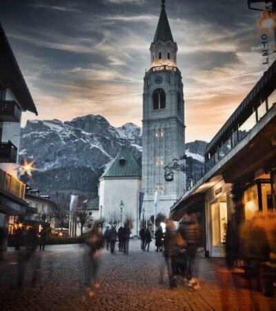 Luxury Escapes to Cortina d'Ampezzo in the Swiss Alps #cortinadampezzo #italianalps #swissalps #italy #travel #vacation #beverlyhills #bevhillsmag #beverlyhillsmagazine