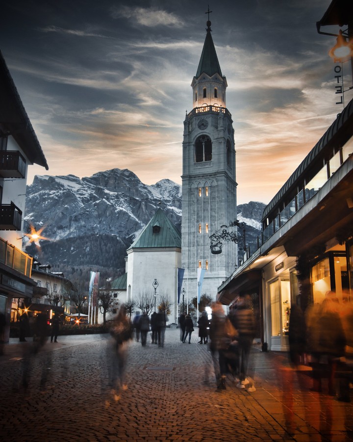 Luxury Escapes to Cortina d'Ampezzo in the Swiss Alps #cortinadampezzo #italianalps #swissalps #italy #travel #vacation #beverlyhills #bevhillsmag #beverlyhillsmagazine