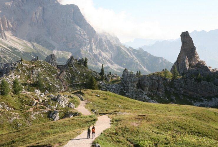 Your Ultimate Guide to Cortina d'Ampezzo, Italy #cortinadampezzo #italianalps #swissalps #italy #travel #vacation #beverlyhills #bevhillsmag #beverlyhillsmagazine