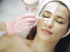 Trending Beauty in Beverly Hills #beverlyhills #beverlyhillsmagazine #bevhillsmag #beautytreatment #beauty #oxygenfacials #luxurypedicure #improveskinquality