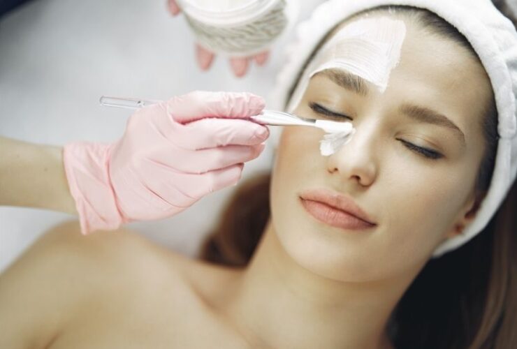 Trending Beauty in Beverly Hills #beverlyhills #beverlyhillsmagazine #bevhillsmag #beautytreatment #beauty #oxygenfacials #luxurypedicure #improveskinquality