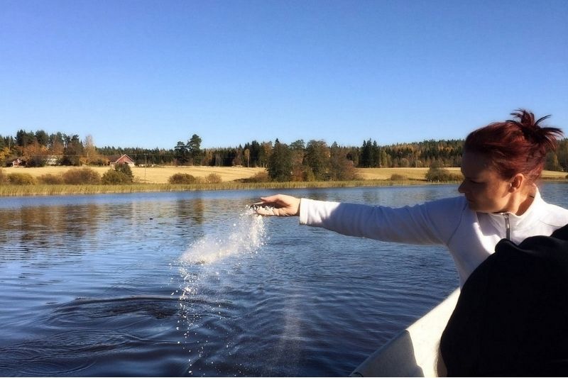 Turning Ashes to Diamonds for a Unique keepsake #beverlyhills #beverlyhillsmagazine #bevhillsmag #turnashesintodiamond #diamondmadefromashes #diamond #ashes #kindofdiamond