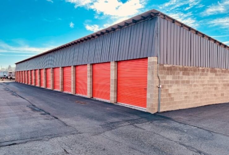 Types of Metal Storage Unit and How to Choose One #beverlyhills #beverlyhillsmagazine #storageunit #storagesolution #typesofstorageunit #mentalstorageunit #garage #bevhillsmag