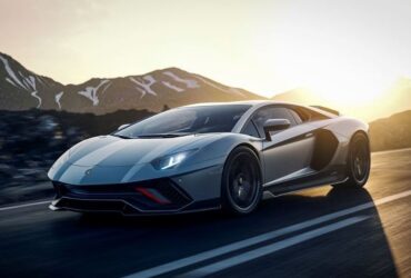 Ultimate Supercar: The Lamborghini Aventador LP 780-4 Ultimae #beverlyhills #beverlyhillsmagazine #popularcarmagazine #carmagazine #finecar #fastcar #dreamcar #ultimatesupercar #supercar #luxurycar #lamborghini #lamborghiniaventador