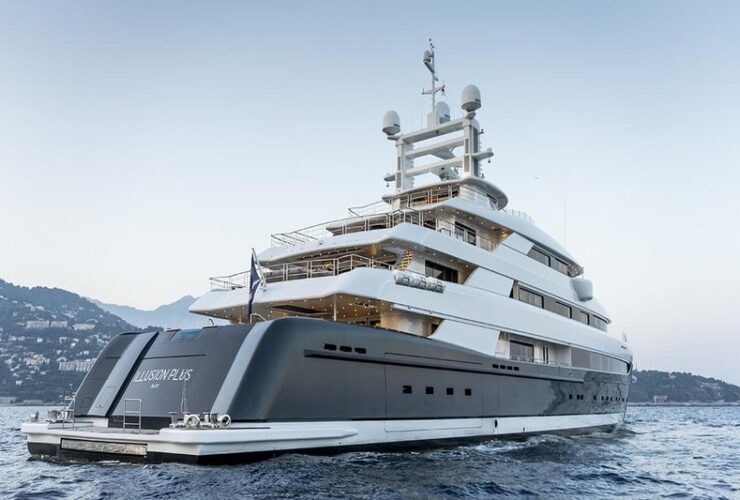 Illusion Plus 89M #yachts #luxurycharteryachts #bevhillsmag #beverlyhillsmagazine #beverlyhills
