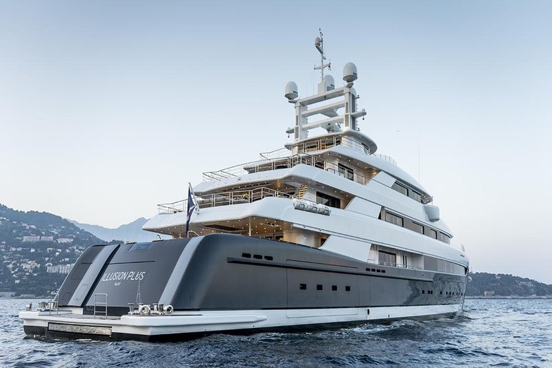 Illusion Plus 89M #yachts #luxurycharteryachts #bevhillsmag #beverlyhillsmagazine #beverlyhills
