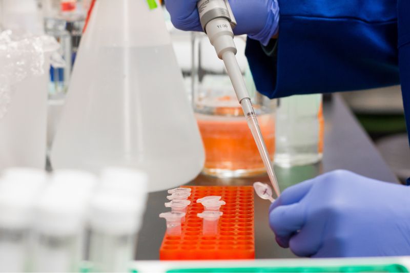 Useful Steps How To Choose The Right Laboratory Equipment #beverlyhills #beverlyhillsmagazine #safetystandards #safetyprotocols #propermaintenance