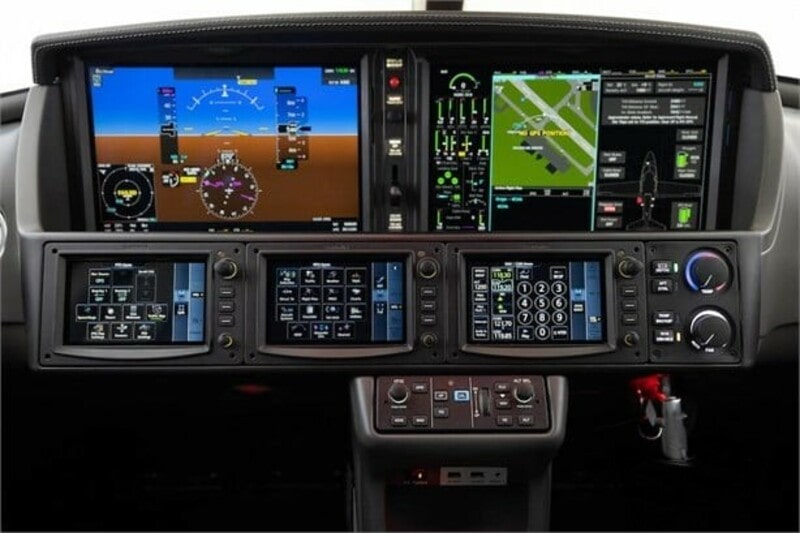 Ultra Cool Private Jets: 2019 Cirrus Vision SF50-G2 #beverlyhills #bevhillsmag #beverlyhillsmagazine #luxury #jets