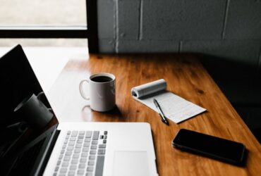 Virtual Excellence: The Future of Lash Education with Online Certification #beverlyhills #beverlyhillsmagazine #eyelashextension #onlinecerfication #virtuallearning #lashcare