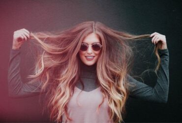 Want a Lushful and Healthy Hair? Here's How: #beverlyhills #beverlyhillsmagazine #healthyhair #haircare #hair #shinyhair #beautifulhair #damagedhair