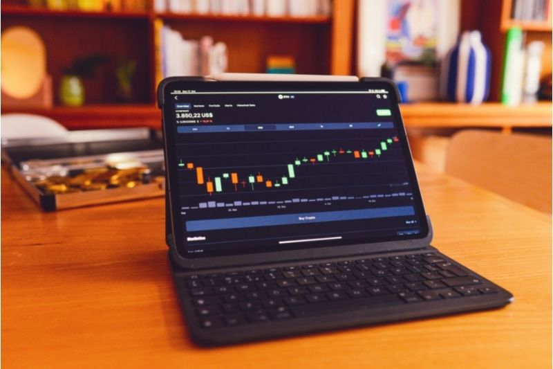 Ways to Easily Trade Your Cryptocurrency #beverlyhills #beverlyhillsmagazine #bevhillsmag #tradeyourcryptocurrency #tradingcryptocurrencies #bitcoin #bevhillsmag #tradingstrategy