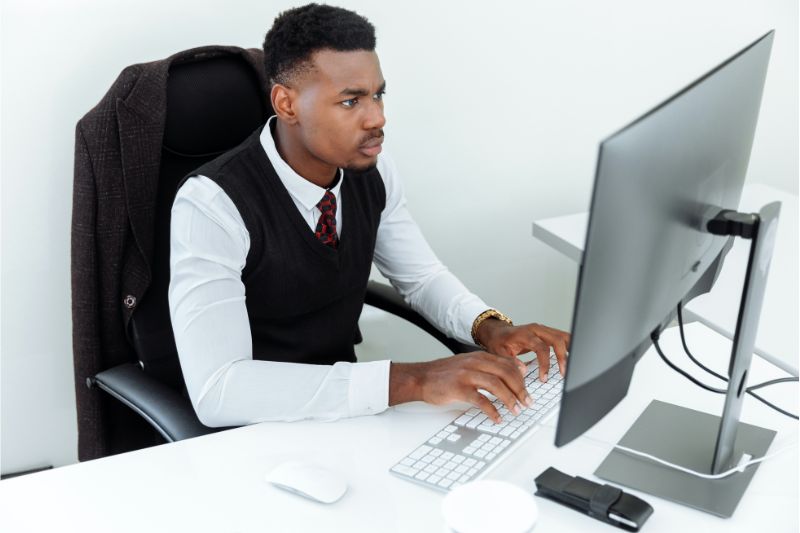 What Are the Advantages of Proper Employee Development? #beverlyhills #beverlyhillsmagazine #employeedevelopment #improveproductivity #businessgrowth #employeesatisfaction #reduceemployeeturnover