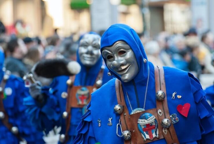 What Are the Most Common Mardi Gras Injuries: #beverlyhills #beverlyhillsmagazine #bevhillsmag #mardigras #mardigrasinjuries #injuries #eyeinjuries #ankleinjuries #personalinjurylawyers