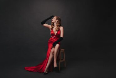 What Celebrities Are Wearing #beverlyhills #beverlyhillsmagazine #fashionablecelebrities #Dolce&gabbandress #promotefashion #whatcelebritiesarewearing